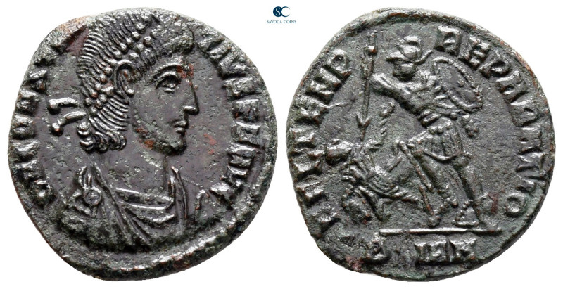 Constantius II AD 347-361. Sirmium
Follis Æ

19 mm, 2,72 g



very fine