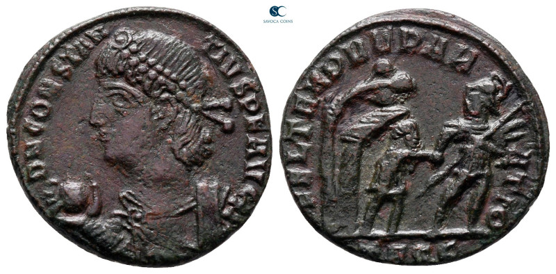 Constantius II AD 347-361. Thessaloniki
Follis Æ

20 mm, 3,13 g



very f...