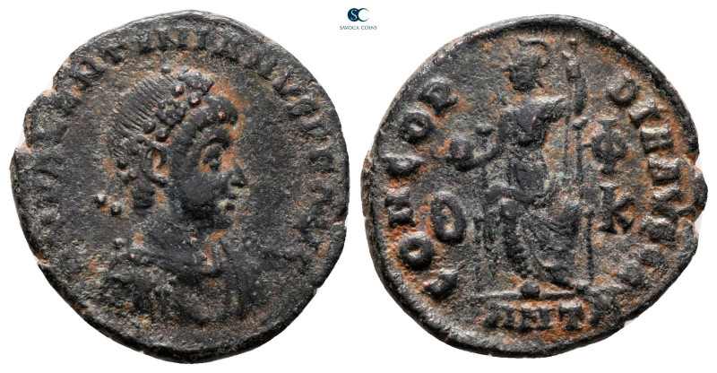 Valentinian II AD 375-392. Antioch
Follis Æ

19 mm, 2,45 g



nearly very...