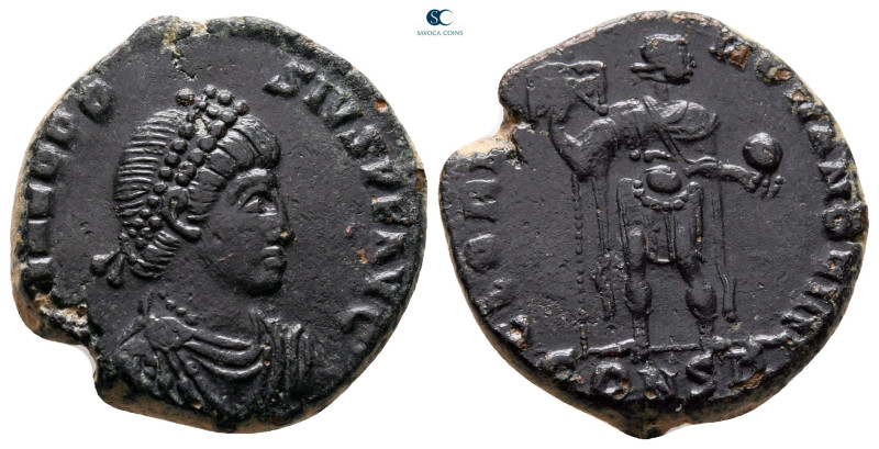 Theodosius I AD 379-395. Constantinople
Follis Æ

20 mm, 5,92 g



very f...