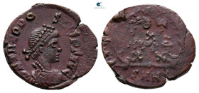 Theodosius I AD 379-395. Nicomedia. Follis Æ