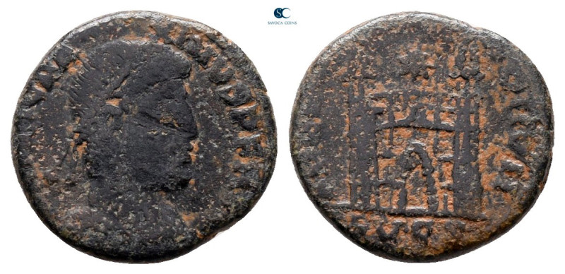 Magnus Maximus AD 383-388. Lugdunum
Follis Æ

13 mm, 1,32 g



fine