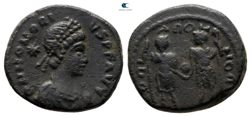 Honorius AD 393-423. Uncertain mint
Follis Æ

14 mm, 2,29 g



nearly ver...