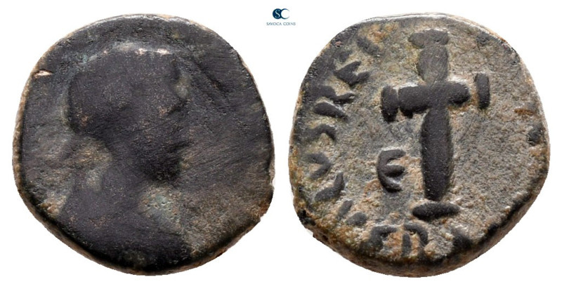 Galla Placidia AD 421-450. Rome
Follis Æ

11 mm, 1,28 g



nearly very fi...