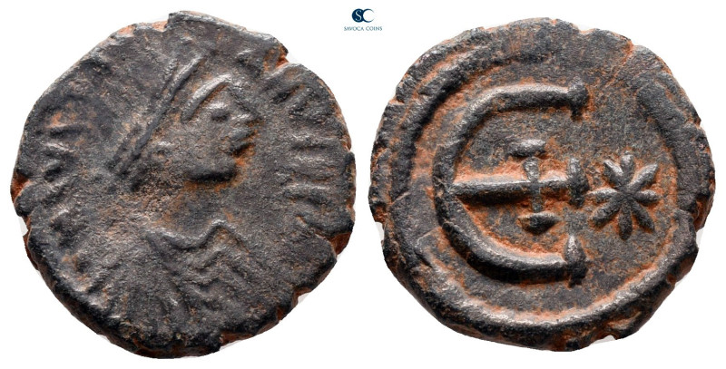 Justinian I AD 527-565. Antioch
Pentanummium Æ

16 mm, 2,50 g



nearly v...