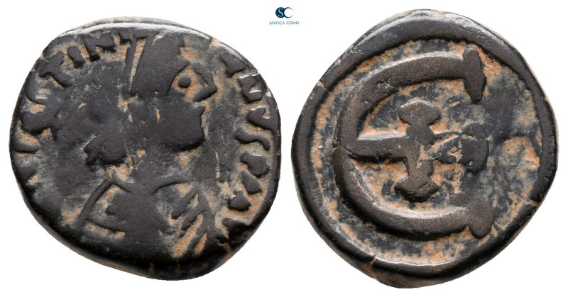Justinian I AD 527-565. Antioch
Pentanummium Æ

15 mm, 2,75 g



nearly v...