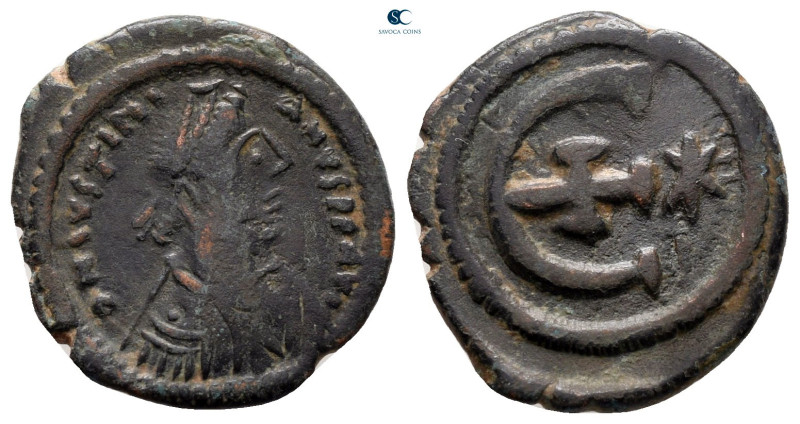 Justinian I AD 527-565. Antioch
Pentanummium Æ

18 mm, 2,36 g



very fin...