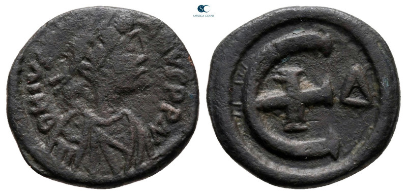 Justinian I AD 527-565. Theoupolis (Antioch)
Pentanummium Æ

15 mm, 2,23 g
...