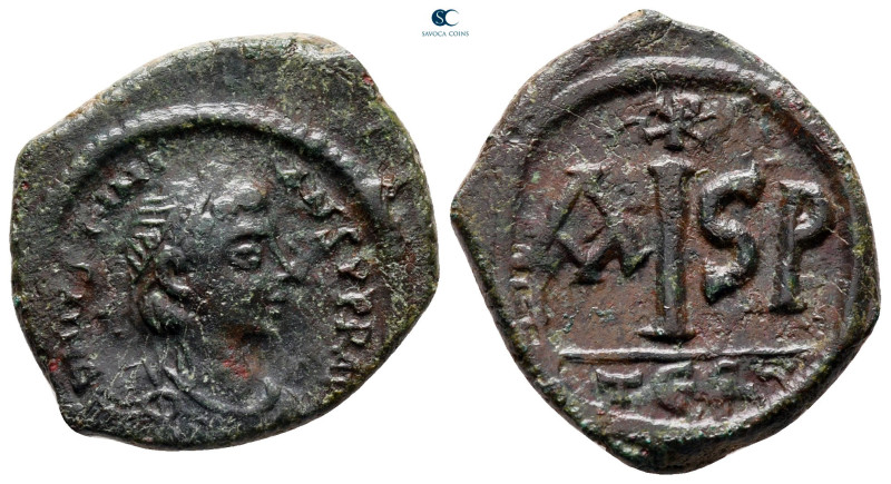 Justinian I AD 527-565. Thessalonica
16 Nummi Æ

24 mm, 5,49 g



nearly ...