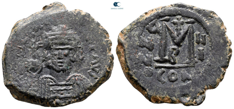 Heraclius AD 610-641. Constantinople
Follis or 40 Nummi Æ

32 mm, 11,83 g

...