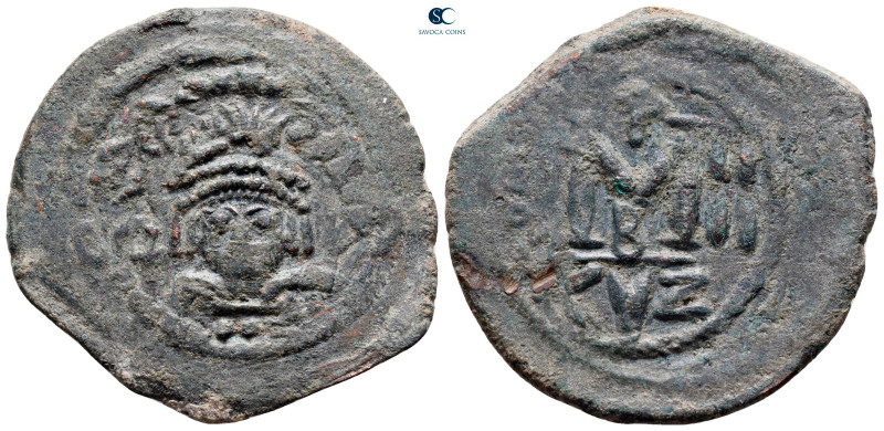 Heraclius AD 610-641. Cyzicus
Follis or 40 Nummi Æ

35 mm, 10,62 g



ver...