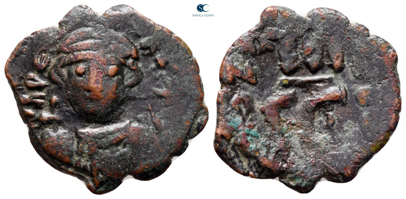 Constans II AD 641-668. Syracuse
Follis Æ

23 mm, 3,46 g



very fine