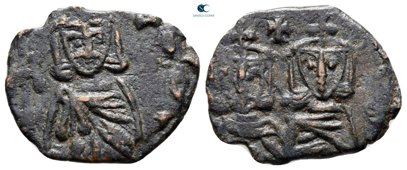 Constantine V Copronymus AD 741-775. Syracuse
Follis Æ

19 mm, 1,97 g



...