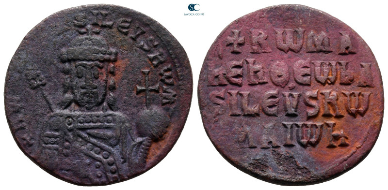 Romanus I Lecapenus AD 920-944. Constantinople
Follis Æ

26 mm, 6,77 g


...