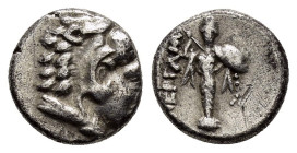 MYSIA. Pergamon.(Circa 310-282 BC). Diobol.

Obv: Head of Herakles right, wearing lion skin.

Rev: ΠΕΡΓΑ.
Archaistic Palladion: facing statue of Palla...