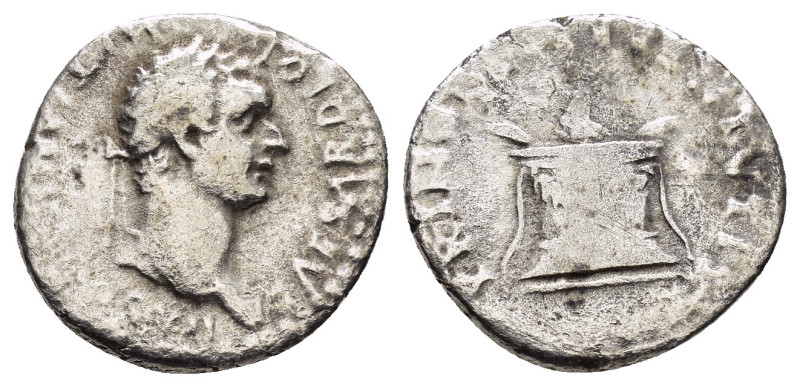 DOMITIAN.(81-96).Rome.Denarius.

Weight : 2.5 gr
Diameter : 17 mm