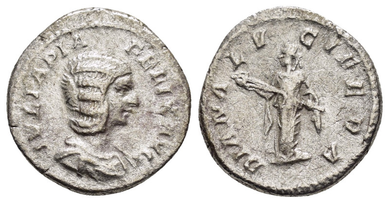 JULIA DOMNA.(Augusta, 193-211).Rome.Denarius.

Weight : 3.03 gr
Diameter : 18 mm