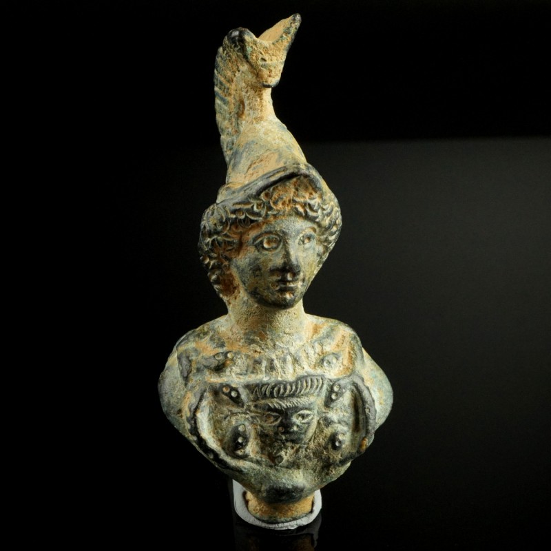 Roman Bust of Minerva
1st-2nd century CE
Bronze, 66 mm
The goddess wearing a ...