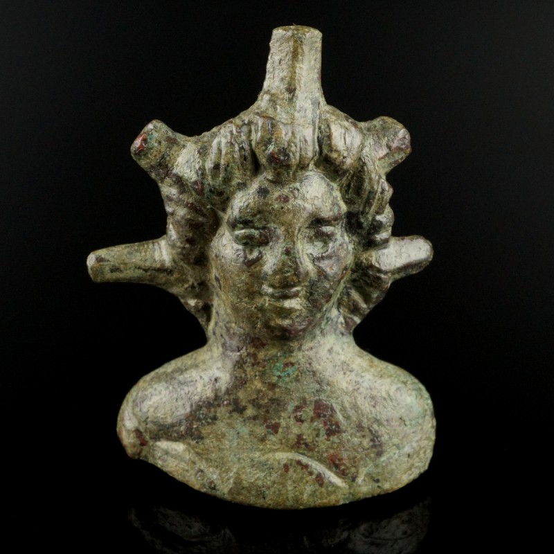 Roman Bust of Sol
2nd-3rd century CE
Bronze, 38 mm
Applique showing the youth...