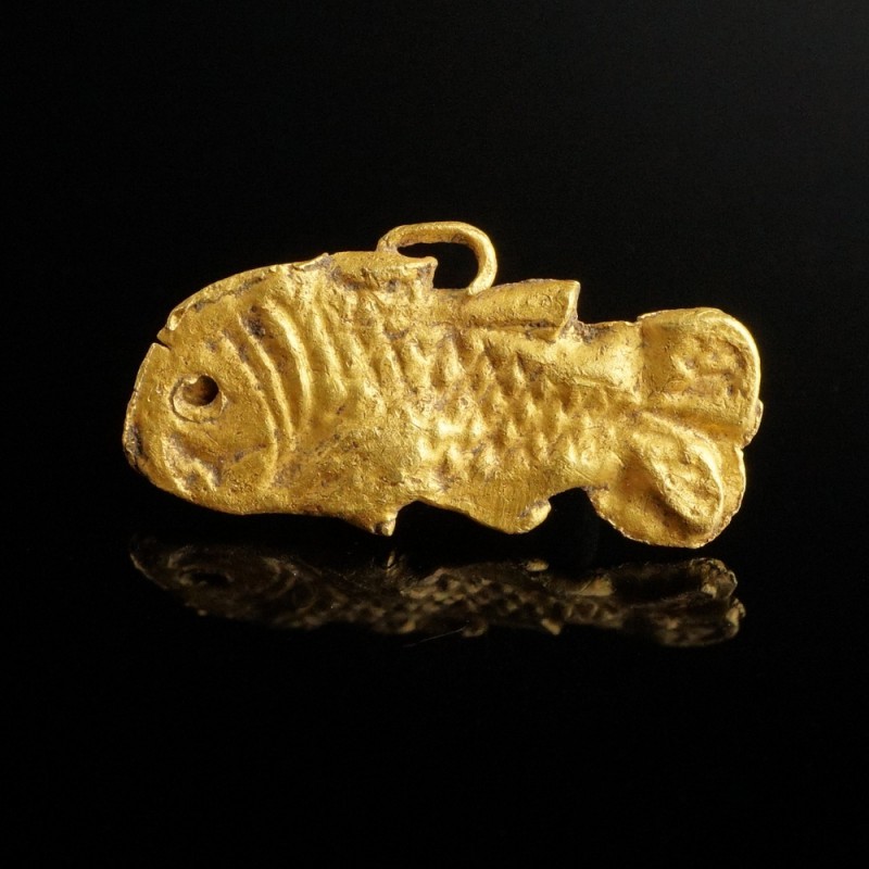 Roman Gold Fish Pendant
1st-3rd century CE
Gold, 17 mm, 0,52 g
Probably part ...