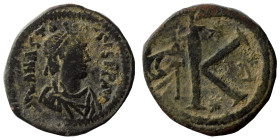 Anastasius I, 491-518. Half follis (bronze, 4,41 g, 20 mm), Constantinople. Diademed, draped, and cuirassed bust right. Rev. Large K; cross to left, s...