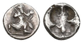 PERSIA. Achaemenid Empire. Time of Darios I to Xerxes I (505-480 BC). 1/4 AR Siglos. Sardes.
Obv: Persian king or hero, with quiver over shoulder, in...