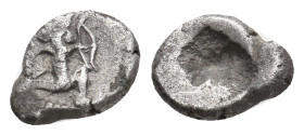 PERSIA. Achaemenid Empire. Time of Artaxerxes I to Xerxes II (Circa 455-420 BC). AR 1/4 Siglos.
Obv: Persian king in kneeling-running stance right, h...