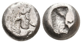 PERSIA. Achaemenid Empire. Sardes. Time of Artaxerxes II to Darius III (Circa 375-330 BC). AR Siglos.
Obv: Persian king in kneeling-running stance ri...