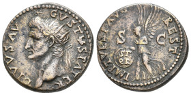 DIVUS AUGUSTUS, 80-81 AD. AE, Dupondius. Rome.
Obv: DIVVS AVGVSTVS PATER.
Radiate head of Augustus, left.
Rev: IMP T VESP AVG REST, S C.
Victory f...