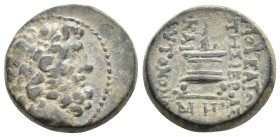 CILICIA. Mopsos. 164-0 BC. AE.
Obv: Laureate head of Zeus, r.
Rev: ΜΟΨΕΑΤΩ[Ν]ΤΗΣ ΙΕΡΑΣ ΚΑΙ ΑΥΤΟΝΟΜΟΥ.
Lighted altar on two feet, two monograms belo...