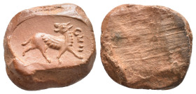 Graeco-Roman clay seal impression (1st-2nd century AD).
Obv: Griffin advancing right, head left. CVII.
Rev: Blank.
Roma Numismatics 14, 785.
Condi...
