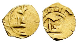 Kingdom of Taifas. Banu Djahwar. fractional Dinar. 422-462 H. Qurtuba (Córdoba). Au. 0,46 g. In the name of Imam Abd Allah. Frochoso: The coins of the...