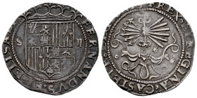 Catholic Kings (1474-1504). 2 reales. Sevilla. (Cal-517). Anv.: FERNANDVS : ET · ELISABE. Rev.: + REX · ET REGINA · CASTELE : LEGIONIS. Decorating the...