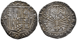 Catholic Kings (1474-1504). 4 reales. Sevilla. (Cal-564). Anv.: FERNANDVS ET ELISAB.... Rev.: + REX ET REGINA CASTELE LE. Ag. 13,68 g. "Square d" assa...
