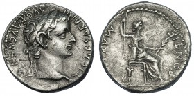 TIBERIO. Denario. Roma (36-37) A/ Cabeza laureada a der. R/ Livia sentada a der. sobre trono con patas adornadas, centro y rama de olivo. PONTIF MAXIM...