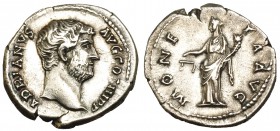 ADRIANO. Denario. Roma (134-138). R/ La Moneda a izq. RIC-256. SB-963. Grieta. MBC+.