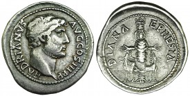 ADRIANO. Tetradracma. Éfeso (117-138). A/ Busto desnudo a der. R/ Diana Efesia entre dos ciervos. RIC-474. MBC. Ex-Hirsch 172, 1991, 585.