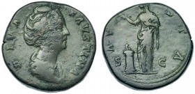 FAUSTINA MADRE (Esposa de Antonino Pío). Sestercio. Roma (141). R/ Vesta sacrificando a izq. RIC-1126. Pátina verde claro con erosiones. BC+.