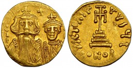 CONSTANS II Y CONSTANTINO IV. Sólido. Constantinopla, I (641-668). R/ Cruz sobre pedestal de tres escaños, debajo CONOB. AU 4,42 g. SBB-959. Grafitos....