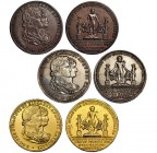 Lote de 3 medallas de coronación. Boda de Fernando VII e Isabel de Portugal, 1816. Serie de tres medallas en plata, bronce dorado y bronce. Diámetro 3...