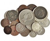 Lote de 19 monedas de plata y 14 de cobre y níquel. Total 33 piezas. De 1869 a 1937. 5 pesetas (2), 2 pesetas (3), peseta (9): incluyendo 3 de EUZKADI...