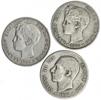 Lote de 3 monedas de 1 peseta. Alfonso XII, 1882; Alfonso XIII, 1900*19-00 (2). ...