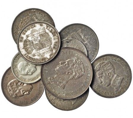 Lote de 9 piezas. 50 céntimos de 1910 y 1926; Pesetas de 1896, 1900, 1901, 1903 ...