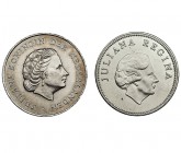 PAÍSES BAJOS. Lote de 2 monedas: 2 1/2 gulden, 1964 y 10 gulden, 1978. EBC/SC.