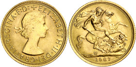 Gran Bretaña. 1967 Isabel II. 1 libra. (Fr. 417) (Kr. 908). AU. 8 g. EBC+.