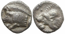 Greek
MYSIA. Kyzikos (Circa 480-475 BC)
AR Hemiobol (4.5mm 0.32g)
Obv: Forepart of boar left; to right, tunny.
Rev: Head of roaring lion left, ret...