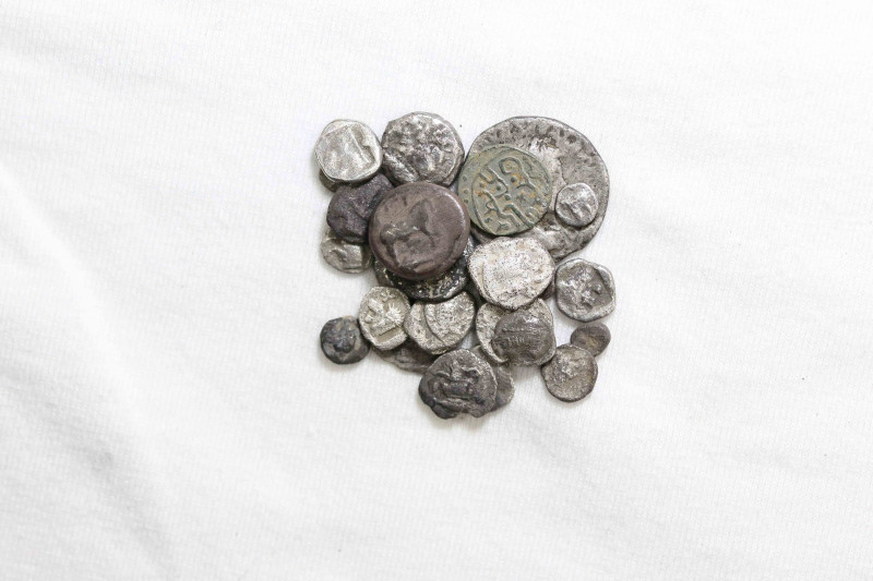 26 pieces mixed coins / SOLD AS SEEN, NO RETURN!
