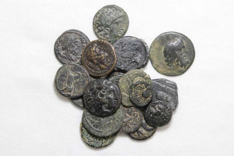 19 pieces mixed coins / SOLD AS SEEN, NO RETURN!