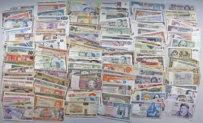 Alle Welt: Nice lot with 200 banknotes from all over the world including Europe,...