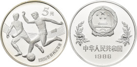China - Volksrepublik: 5 Yuan 1986 Fußball - FIFA Fußball WM Mexiko / two players. Seltene Variante aus 800/1000 Silber mit Gewicht 16,83 g. Auflage n...